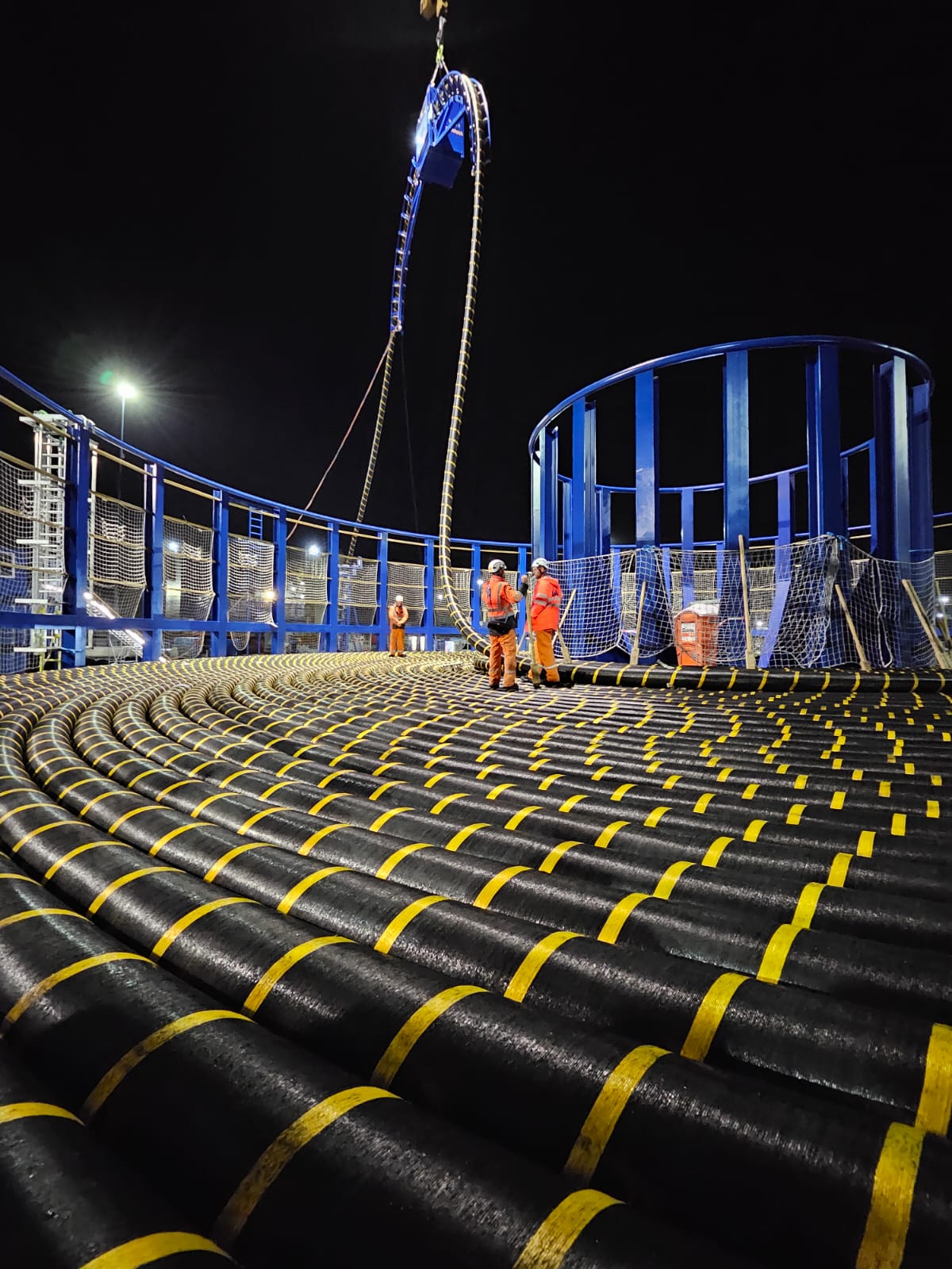 Cable On The Move With WIND (2)