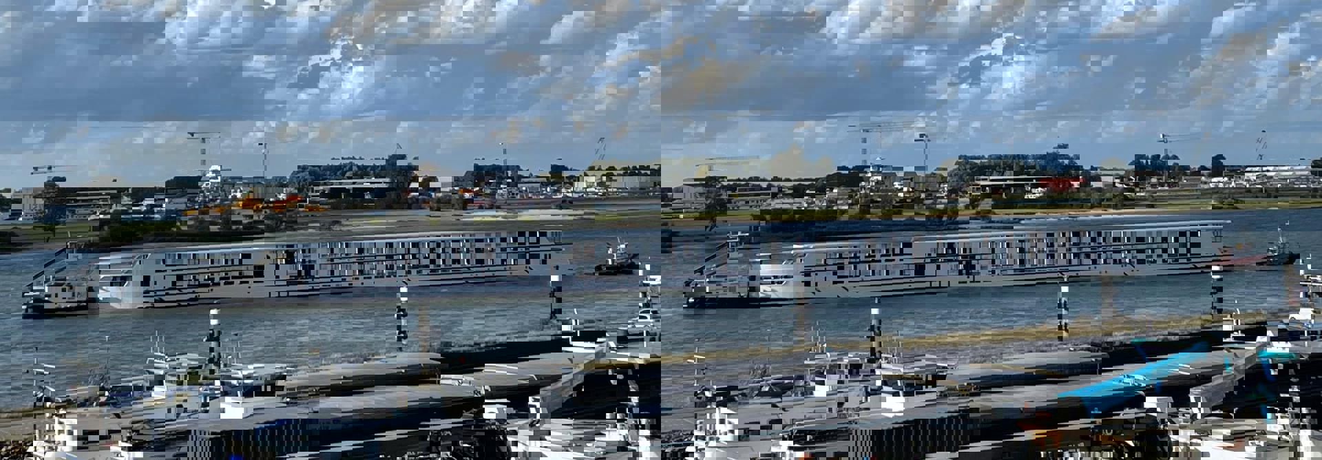 Concordia Damen Hull Arrival Century Star (Century Cruises)