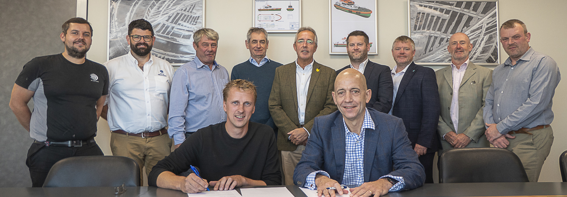 L To R Steven Bonder (NGS) Jamie Furlong (MHPA) Albert Keizer Dirk Keizer (NGS) Ian Shipperly Chris Martin Tom Sawyer Gareth Phillips (MHPA) Steven Lee (BMT) (004)