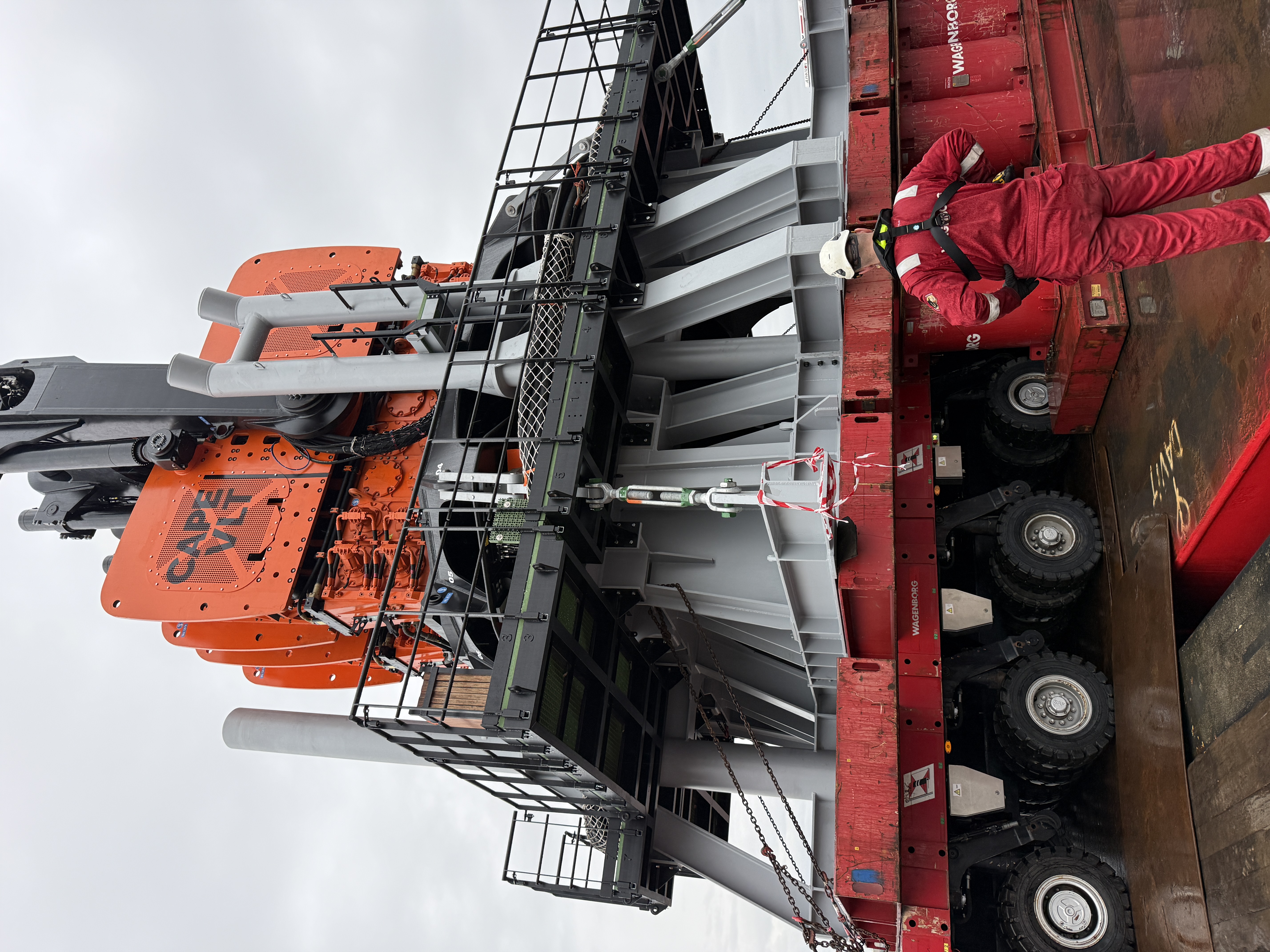 CAPE VLT 640 Tandem Vibro Lifting Tool CAPE Holland Venterra Group