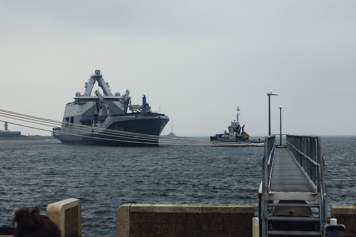 Damen Naval Hands Over New CSS Den Helder To The Command Materiel And IT Organisation (2)
