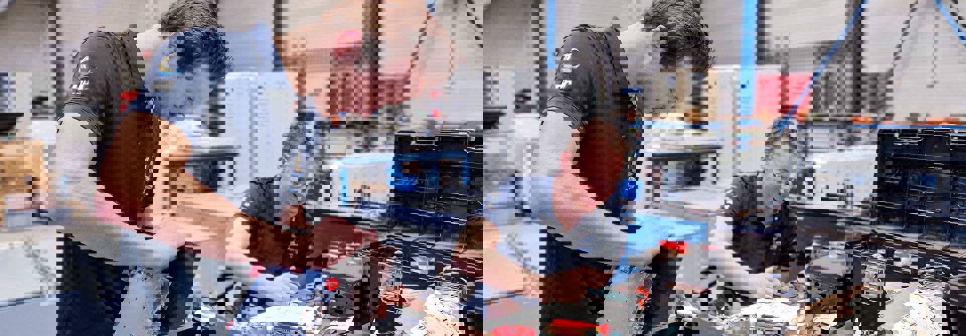 Hydro Motion Team TU Delft Op Bezoek Bij Royal Van Der Leun